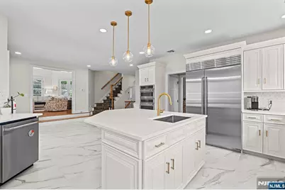 27 Shinnecock Trail, Franklin Lakes, NJ 07417 - Photo 12