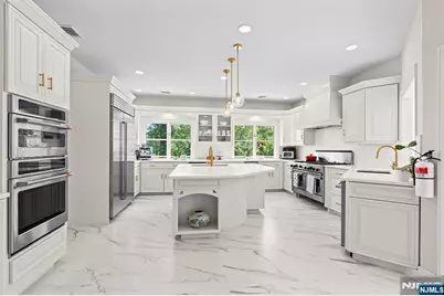 27 Shinnecock Trail, Franklin Lakes, NJ 07417 - Photo 8