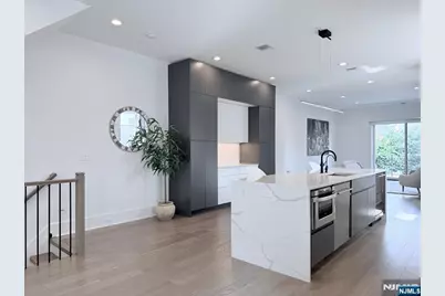 1656 Maple Street, Fort Lee, NJ 07024 - Photo 10