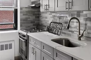 2339 Hudson Terrace C7, Fort Lee, NJ 07024 - Photo 6