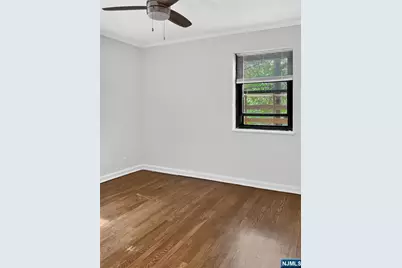 2339 Hudson Terrace C7 #C7, Fort Lee, NJ 07024 - Photo 8