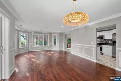 304 Smith Court 304 #304, Edgewater, NJ 07020 - Photo 2