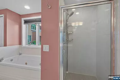 304 Smith Court 304 #304, Edgewater, NJ 07020 - Photo 28