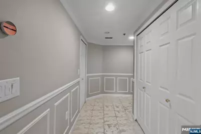 304 Smith Court 304 #304, Edgewater, NJ 07020 - Photo 18