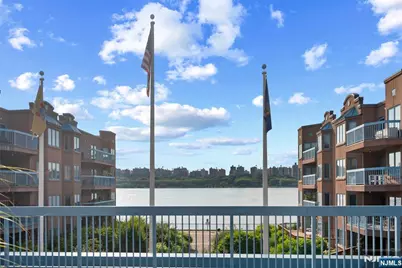 304 Smith Court 304 #304, Edgewater, NJ 07020 - Photo 44