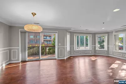 304 Smith Court 304 #304, Edgewater, NJ 07020 - Photo 12