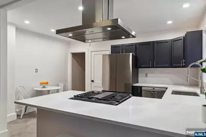 21 Central Avenue 1R #1R, Montclair, NJ 07042 - Photo 8