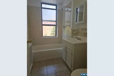 26 Spring Dell 7B #7B, Rutherford, NJ 07070 - Photo 12