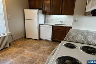 11 Montague Pl 2, Montclair, NJ 07042 - Photo 10