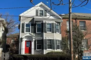 11 Montague Pl 2, Montclair, NJ 07042 - Photo 1