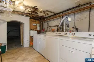 11 Montague Pl 2, Montclair, NJ 07042 - Photo 20