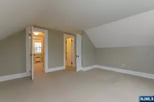 11 Montague Pl 2, Montclair, NJ 07042 - Photo 16