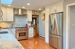 203 Harwood Pl, Paramus, NJ 07652 - Photo 10