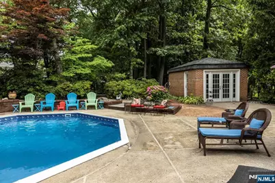 203 Harwood Place, Paramus, NJ 07652 - Photo 18