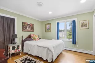 203 Harwood Pl, Paramus, NJ 07652 - Photo 10