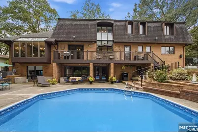 203 Harwood Place, Paramus, NJ 07652 - Photo 22