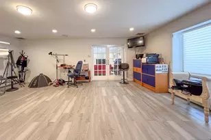 203 Harwood Pl, Paramus, NJ 07652 - Photo 20