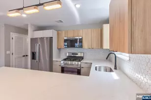 62 Columbia Ave, Newark, NJ 07106 - Photo 32