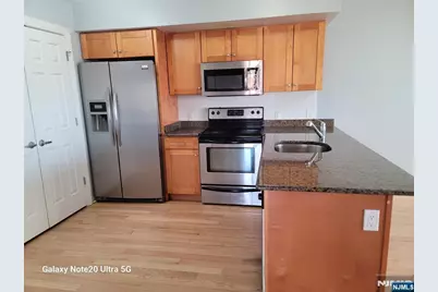 411 E Brinkerhoff Avenue 111 #111, Palisades Park, NJ 07650 - Photo 10