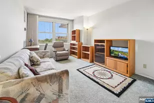 555 North Ave 8N, Fort Lee, NJ 07024 - Photo 8