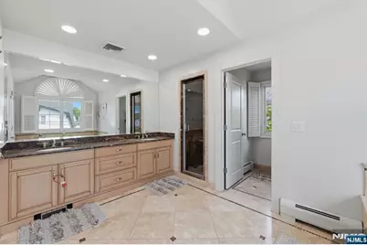 70 McElroy Avenue, Fort Lee, NJ 07024 - Photo 40