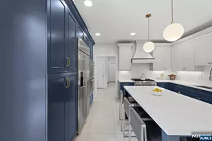 70 McElroy Ave, Fort Lee, NJ 07024 - Photo 18