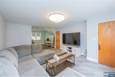 1247 Valley, Wayne, NJ 07470 - Photo 8