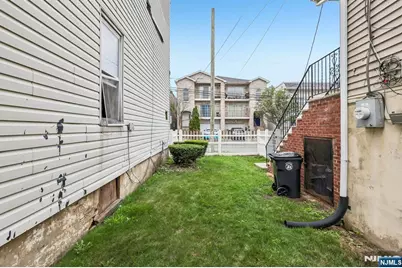 22 Hecker Street, Newark, NJ 07103 - Photo 24