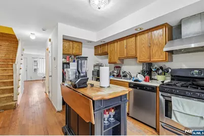 22 Hecker Street, Newark, NJ 07103 - Photo 10