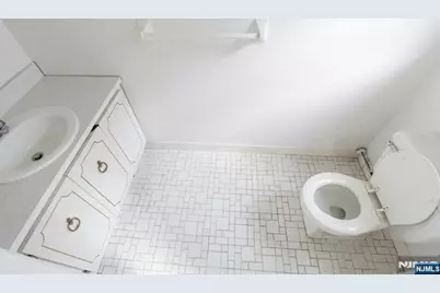 19 Village Place, Secaucus, NJ 07094 - Photo 24