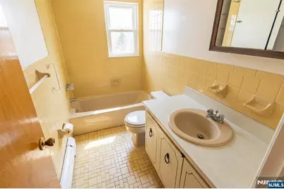 19 Village Place, Secaucus, NJ 07094 - Photo 20
