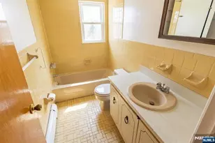 19 Village Pl, Secaucus, NJ 07094 - Photo 20