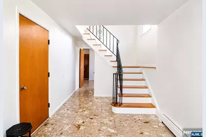19 Village Place, Secaucus, NJ 07094 - Photo 4