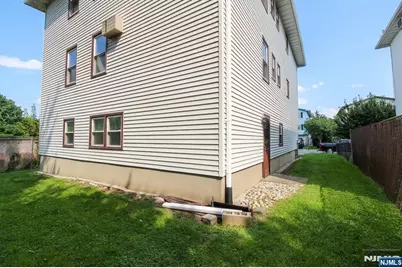 19 Village Place, Secaucus, NJ 07094 - Photo 30