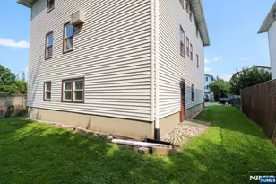 19 Village Pl, Secaucus, NJ 07094 - Photo 30