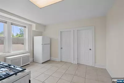60-62 Elmwood Avenue 3 #3, Montclair, NJ 07042 - Photo 18