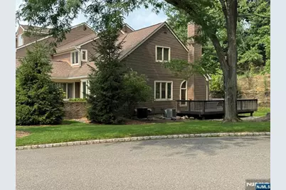 239 Westervelt Lane, Mahwah, NJ 07430 - Photo 2