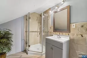 1030 Jassamine Way, Fort Lee, NJ 07024 - Photo 22