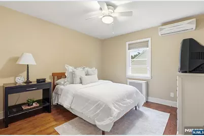 26 Dora Avenue, Waldwick, NJ 07463 - Photo 8