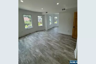 262 Anderson Street, Hackensack, NJ 07601 - Photo 2