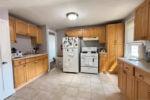 342 Lincoln Ave 2nd Fl, Elmwood Park, NJ 07407 - Photo 6