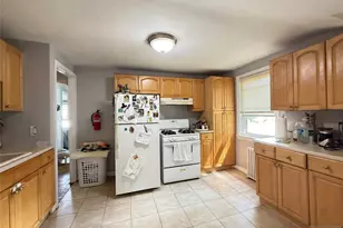 342 Lincoln Ave 2nd Fl, Elmwood Park, NJ 07407 - Photo 4