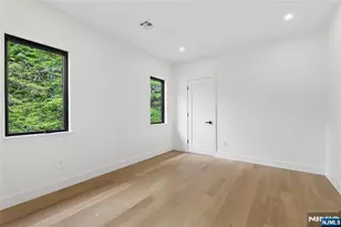 1 Bancroft Pl, Cresskill, NJ 07626 - Photo 28