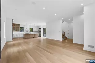 1 Bancroft Pl, Cresskill, NJ 07626 - Photo 10
