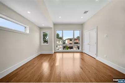 686 Probst Avenue B #B, Fairview, NJ 07022 - Photo 12