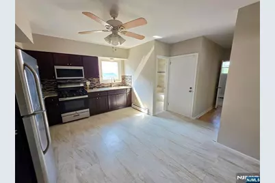 437 Broad Street, Carlstadt, NJ 07072 - Photo 8