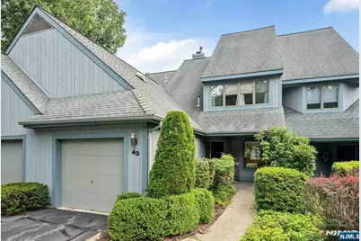 43 Forsgate Court 43C #43C, Washington Township, NJ 07676 - Photo 2