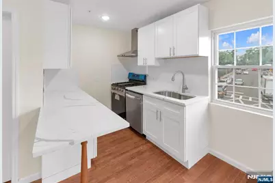 1142 Clinton Avenue 1 #1, Irvington, NJ 07111 - Photo 4