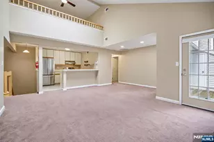 31 Markham Circle 31, Englewood, NJ 07631 - Photo 2