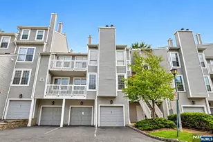 31 Markham Circle 31, Englewood, NJ 07631 - Photo 22